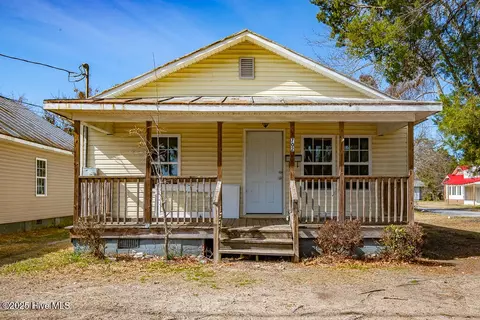 702 Contentnea Ave, New Bern, NC 28560