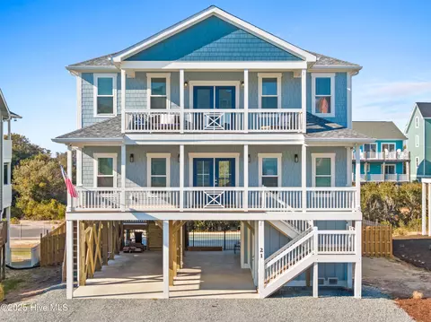 21 Porpoise Pl, North Topsail Beach, NC 28460