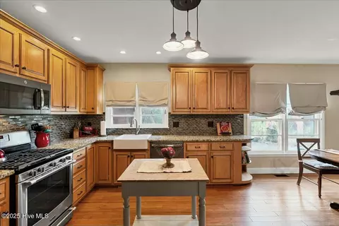 Kitchen - 120 N Cherry St, Pinebluff, NC 28373 photo 4 of 6