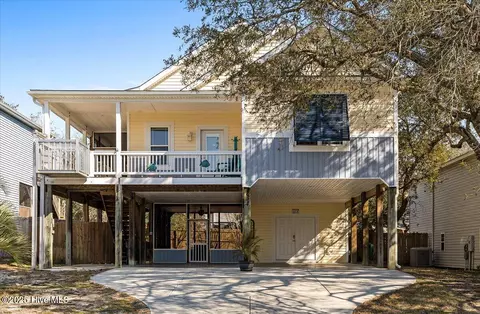 134 NE 11th St, Oak Island, NC 28465
