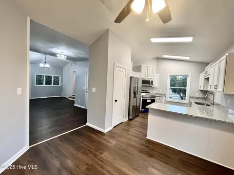 415 W Chowan St, Kill Devil Hills, NC 27948 photo 5