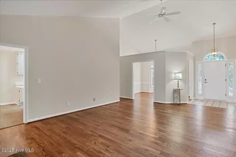 Living - 6 Elmhurst Pl, Pinehurst, NC 28374 photo 4 of 12