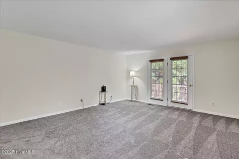 Living - 6 Elmhurst Pl, Pinehurst, NC 28374 photo 12 of 12