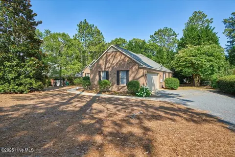 Exterior - 6 Elmhurst Pl, Pinehurst, NC 28374 photo 4 of 8