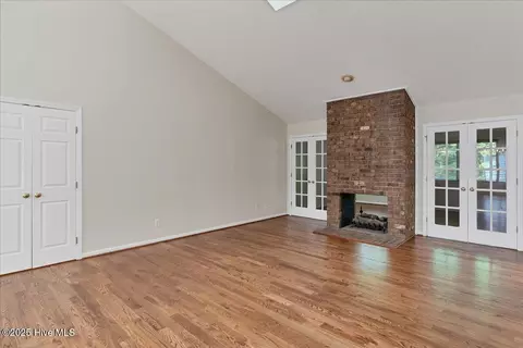 Living - 6 Elmhurst Pl, Pinehurst, NC 28374 photo 3 of 12