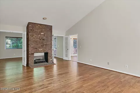 Living - 6 Elmhurst Pl, Pinehurst, NC 28374 photo 7 of 12