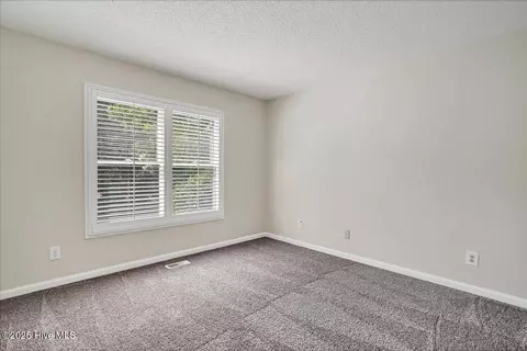 Bedroom - 6 Elmhurst Pl, Pinehurst, NC 28374 photo 2 of 3
