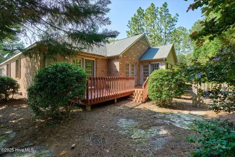 Exterior - 6 Elmhurst Pl, Pinehurst, NC 28374 photo 6 of 8