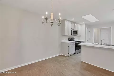Dining - 6 Elmhurst Pl, Pinehurst, NC 28374 photo 4 of 5