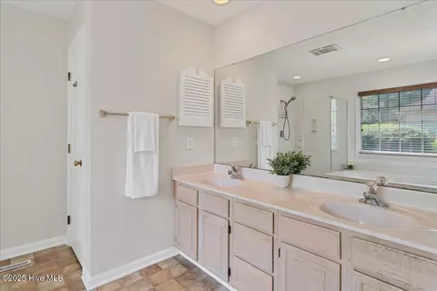 Bath - 6 Elmhurst Pl, Pinehurst, NC 28374 photo 4 of 6