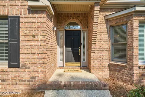 Exterior - 6 Elmhurst Pl, Pinehurst, NC 28374 photo 2 of 8