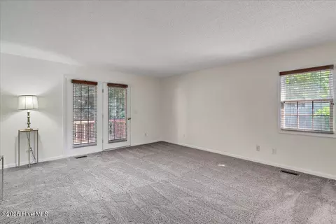 Living - 6 Elmhurst Pl, Pinehurst, NC 28374 photo 11 of 12