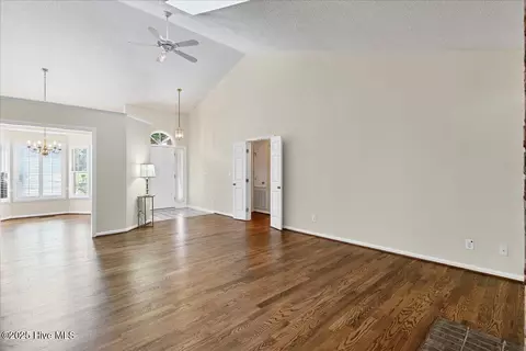 Living - 6 Elmhurst Pl, Pinehurst, NC 28374 photo 8 of 12