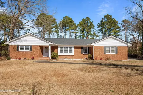 757 Fairlane Dr, Grifton, NC 28530