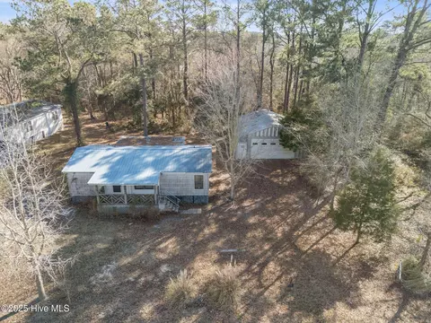 4304 Flagship Ave SE, Southport, NC 28461