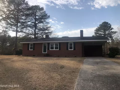 105 Lakeside Dr, Snow Hill, NC 28580