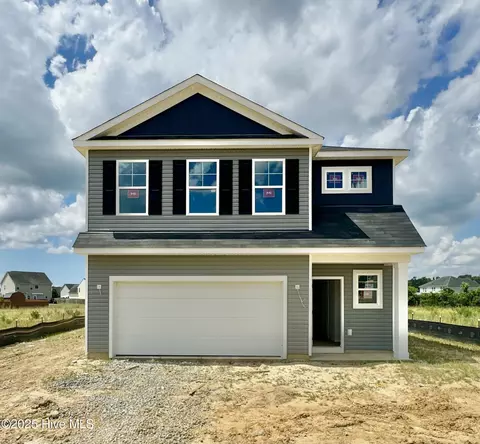 616 S Squires Run Ln, Richlands, NC 28574