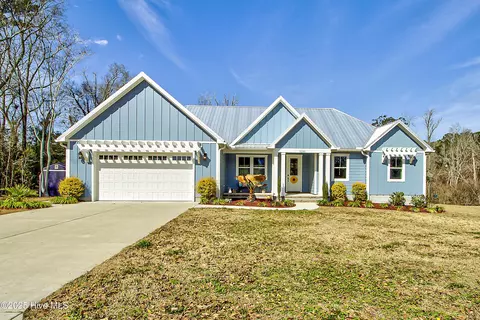 9285 Pine St NE, Leland, NC 28451