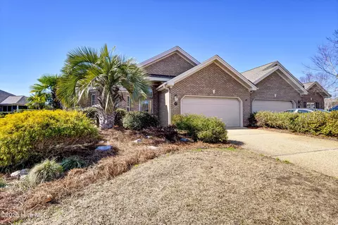 1121 Avebury Ct, Winnabow, NC 28479