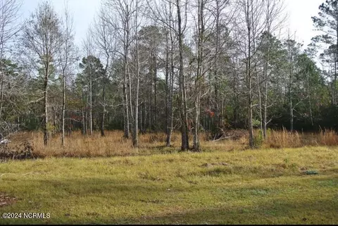 187 Garbacon Dr, Beaufort, NC 28516