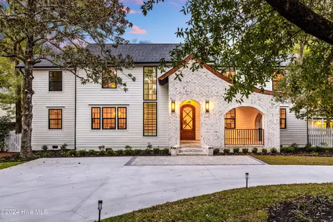 2111 Oleander Dr, Wilmington, NC 28403