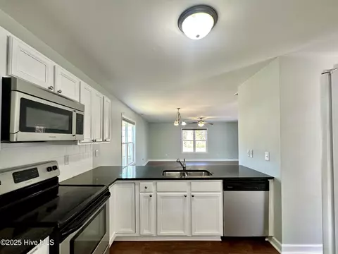 4620 Wilcox Rd, New Bern, NC 28562 photo 2