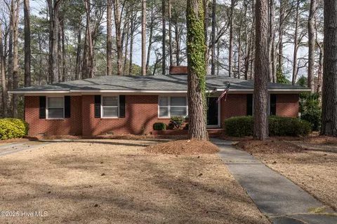 107 Dupont Cir, Greenville, NC 27858