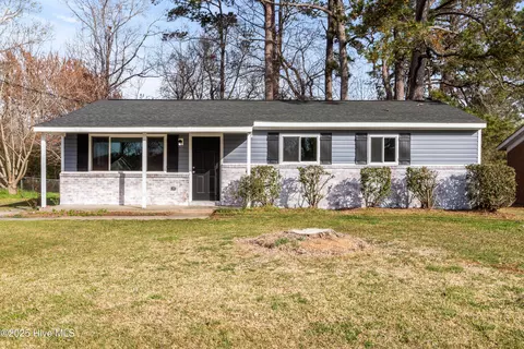 206 Shamrock Dr, Jacksonville, NC 28540