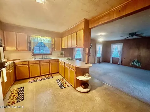 Kitchen - 405 E Simmons Ave, Williamston, NC 27892 photo 5 of 5