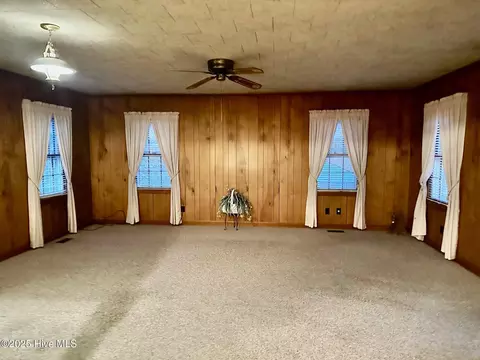 Living - 405 E Simmons Ave, Williamston, NC 27892 photo 3 of 5