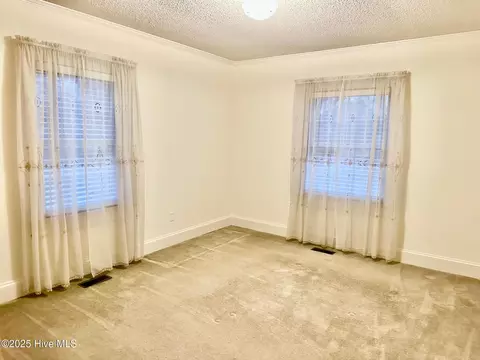 Bedroom - 405 E Simmons Ave, Williamston, NC 27892 photo 3 of 10
