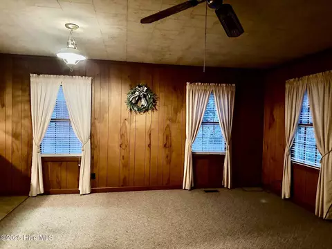 Living - 405 E Simmons Ave, Williamston, NC 27892 photo 5 of 5