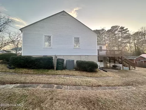Other - 405 E Simmons Ave, Williamston, NC 27892 photo 1 of 6