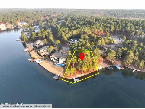 113 Andrews Dr, West End, NC 27376