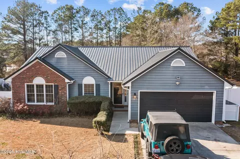101 Carlisle Ct, Jacksonville, NC 28546