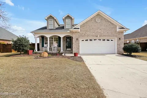 1005 Meadowgrass Ln, Leland, NC 28451
