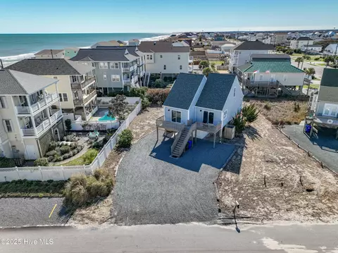 9003-9005 E 9th St, Surf City, NC 28445