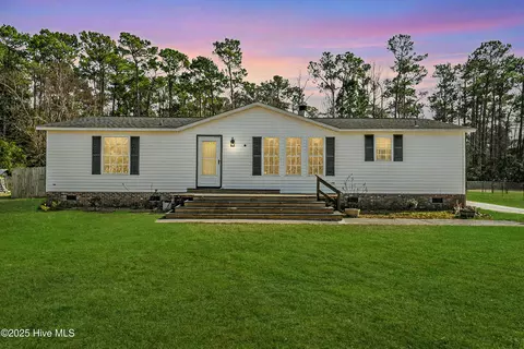 101 Shelley Rd, Hampstead, NC 28443