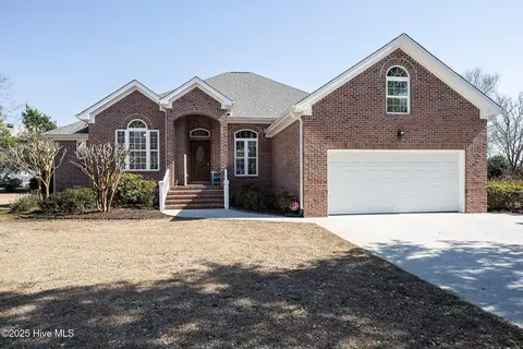 806 Brown Pelican Ct, Hampstead, NC 28443
