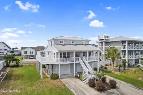 149 Yacht Watch Dr, Holden Beach, NC 28462
