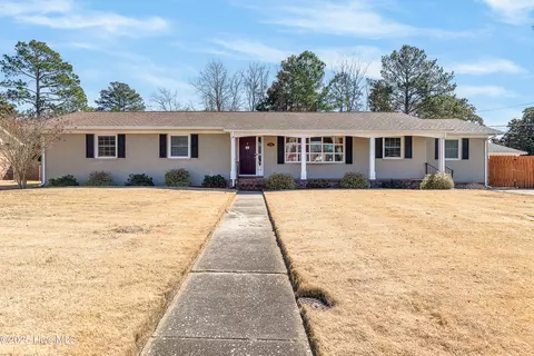 1004 Clyde Dr, Jacksonville, NC 28540