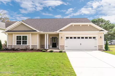 131 Firethorn Cir, Wallace, NC 28466