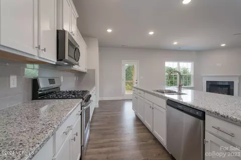 Kitchen - 163 Cherry Laurel Dr, Wallace, NC 28466 photo 2 of 2