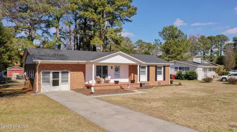 1621 Midgett Dr, Elizabeth City, NC 27909