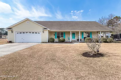 108 Trailwood Dr, Hubert, NC 28539