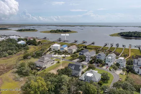 233 Windy Hills Dr, Wilmington, NC 28409