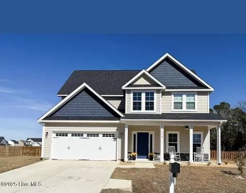 510 Misty Pond Dr, Hubert, NC 28539