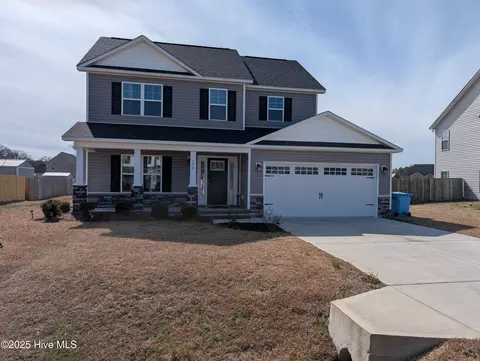 524 Poults Dr, Richlands, NC 28574