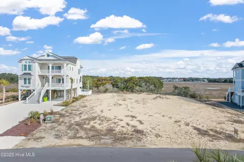 1037 Tide Ridge Dr, Holden Beach, NC 28462