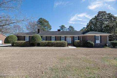 411 Oxford Rd, Greenville, NC 27858